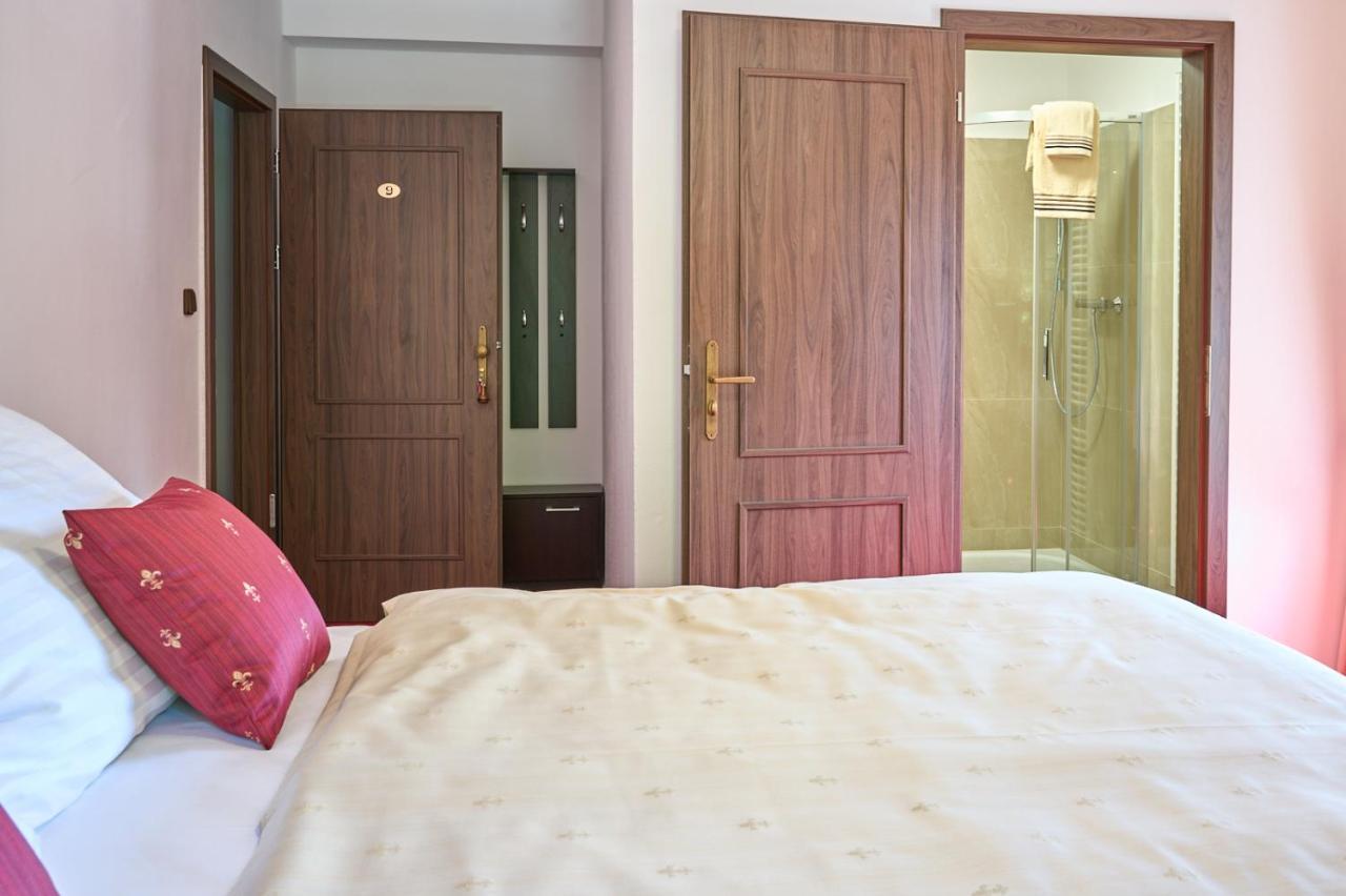 Hotel Lovcu Kralovych *
